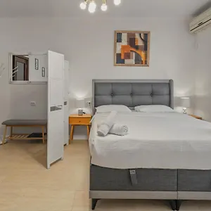 Upscale Studio, Walking Distance From The Old Town Βουκουρέστι